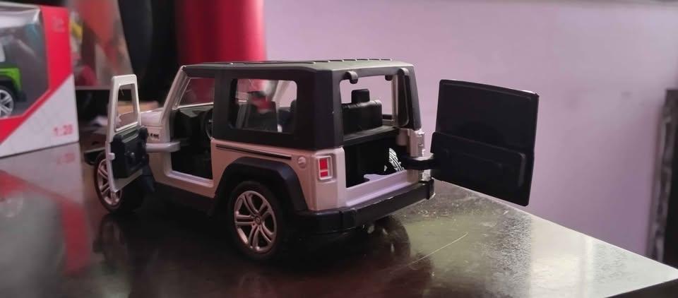 Diecast metal Jeep wrangler 1:28 scale