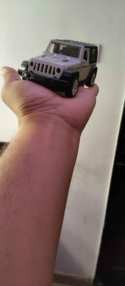 Diecast metal Jeep wrangler 1:28 scale