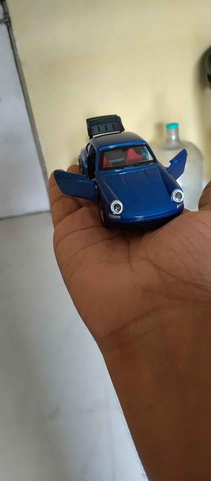 Diecast Metal Porsche 911 Knock off - 1:36 scale