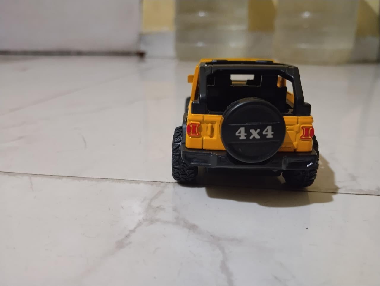 Diecast metal Jeep wrangler car