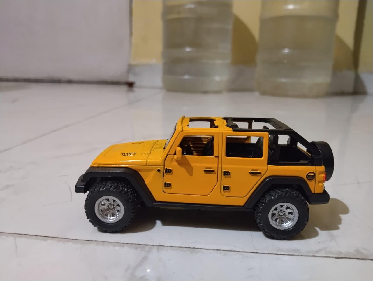Diecast metal Jeep wrangler car